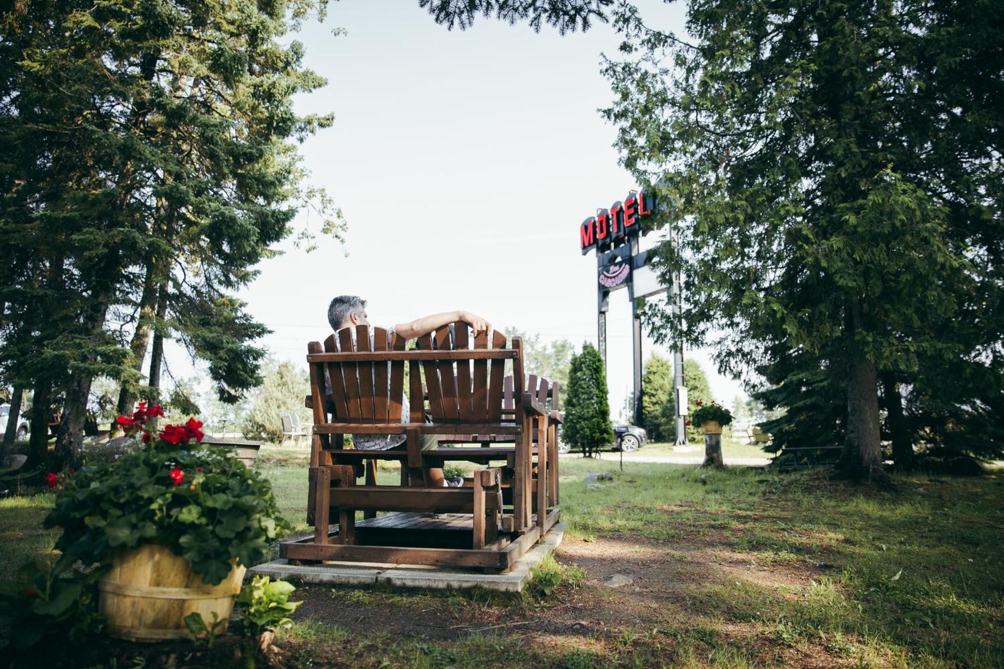 Des Cascades Motel