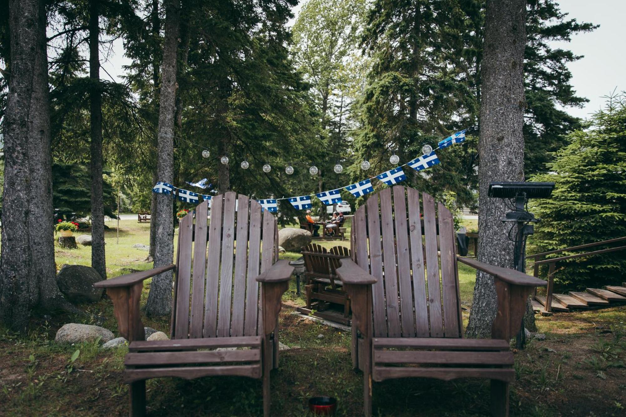 Des Cascades Motel