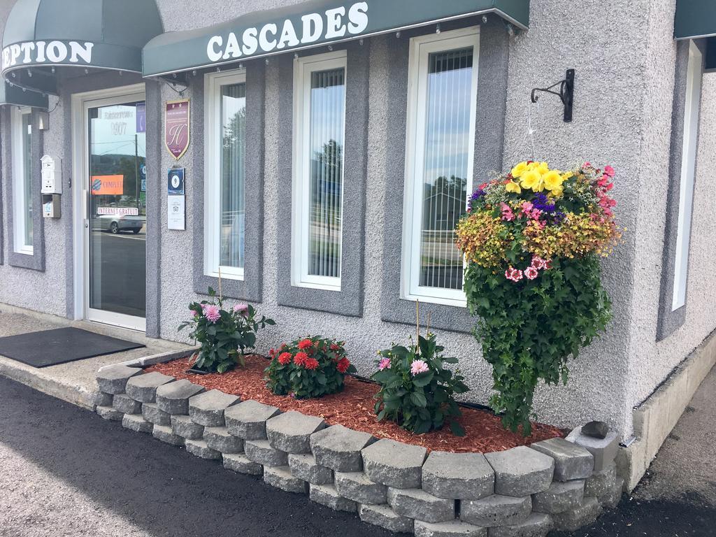 Des Cascades 3*